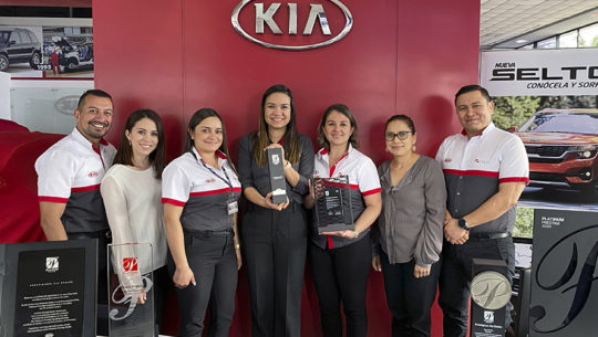 KIA Motors Guatemala recibe el premio Platinium Prestige Dealer Award 2020 3