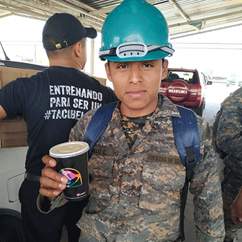 COVID-19: Taco Bell sorprende a servidores públicos guatemaltecos con comida