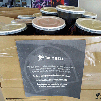 COVID-19: Taco Bell sorprende a servidores públicos guatemaltecos con comida