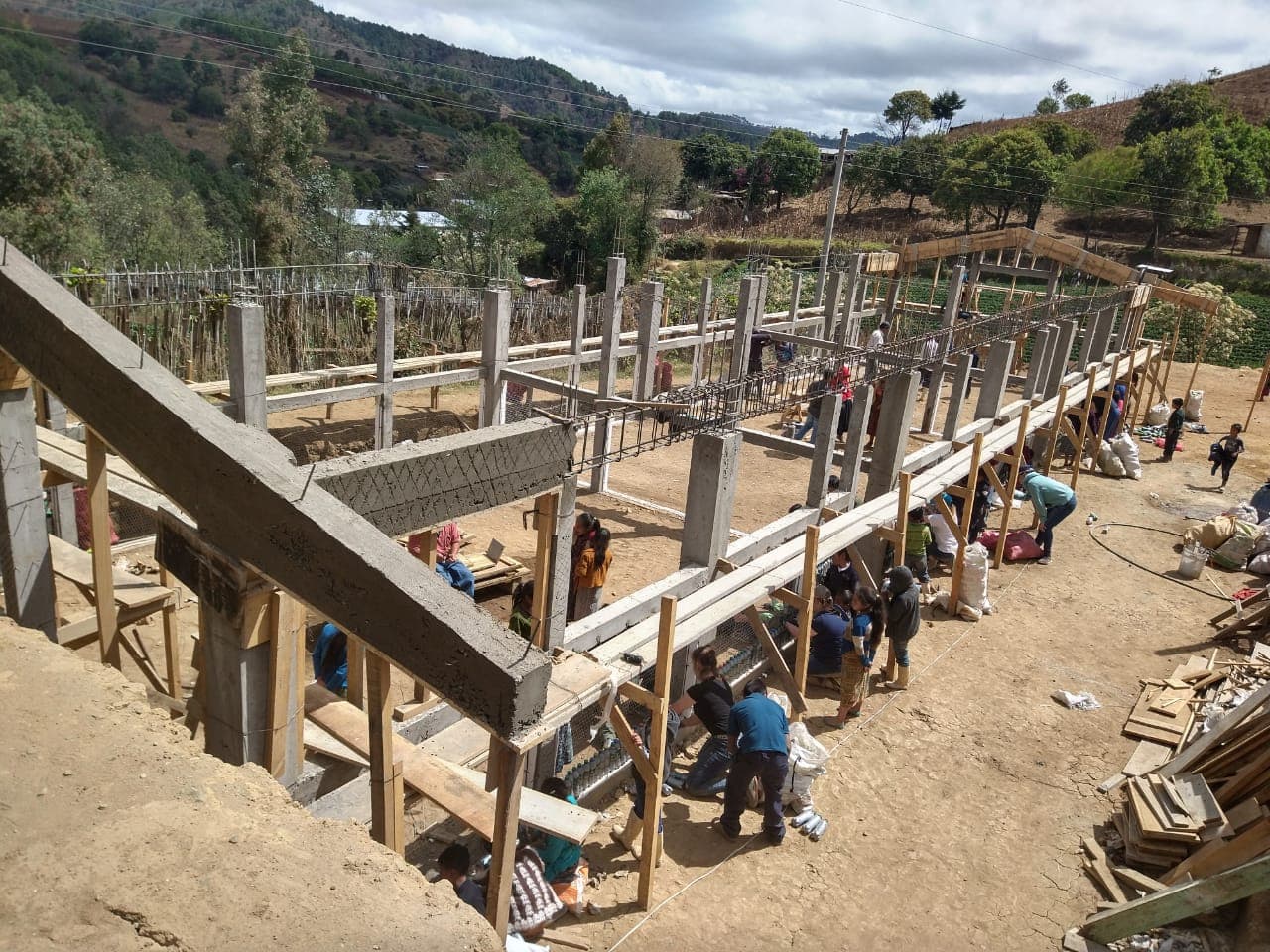 primera escuela que está en construcción es la que se encuentra ubicada en Comalapa