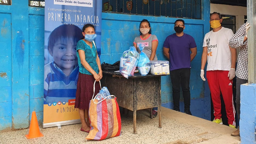 [24]7.ai donó Q 37,000 de víveres a Aldea El Zapote, Guatemala