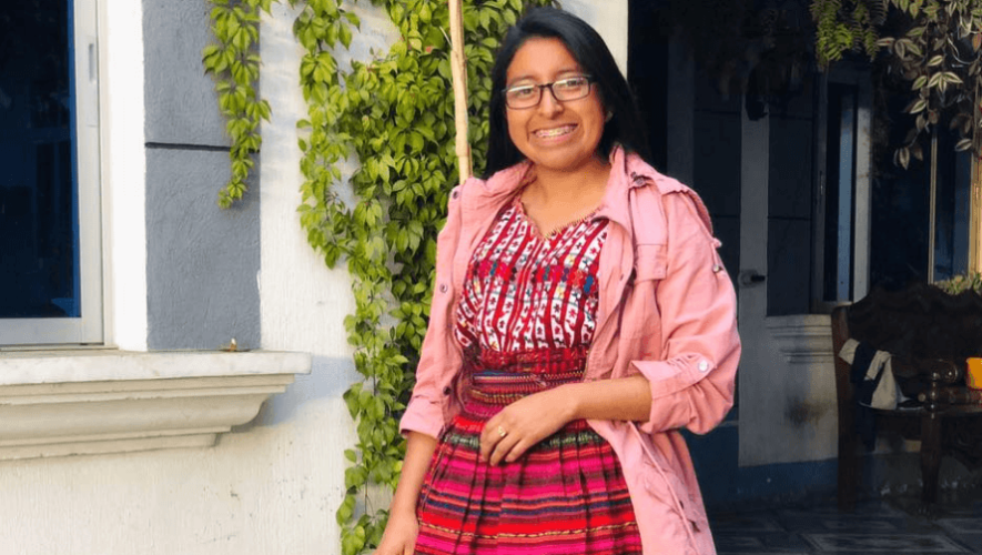 Bárbara Sacché, originaria de Huehuetenango, enseña palabras en idioma k'iche' en Tik Tok