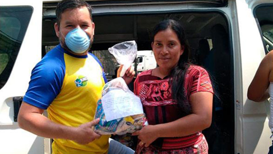 Bolsas de víveres fueron donadas a 120 familias de FUNOG en Guatemala