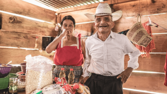COVID-19 Guatemaltecos donan víveres a abuelitos de escasos recursos en Tactic, Alta Verapaz