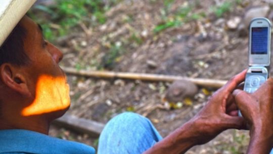 Emilpa, servicio gratuito de mensajes que informa del COVID-19 a zonas rurales de Guatemala