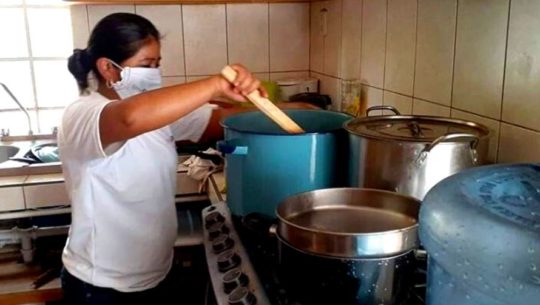 Little Giants, comedor comunitario brinda almuerzos a personas de escasos recursos