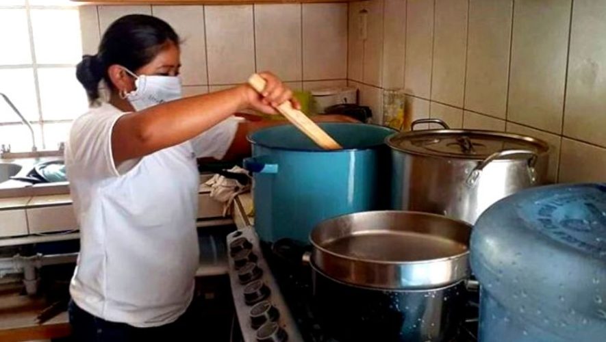 Little Giants, comedor comunitario brinda almuerzos a personas de escasos recursos
