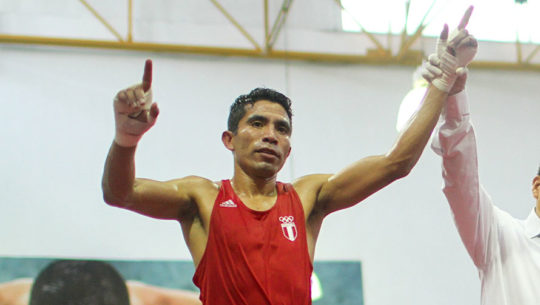 Los momentos más memorables de la carrera deportiva del boxeador Eddie Valenzuela