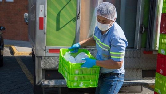PORTADA COVID-Campechano dona alimento a trabajadores y voluntarios del Domo zona 13