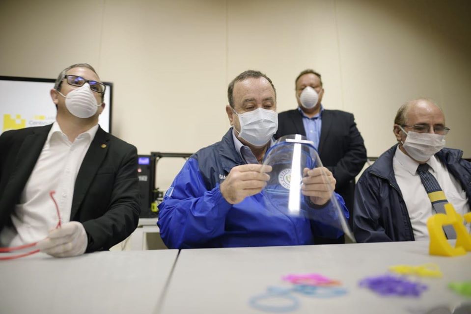 Protectores faciales para profesionales de la salud