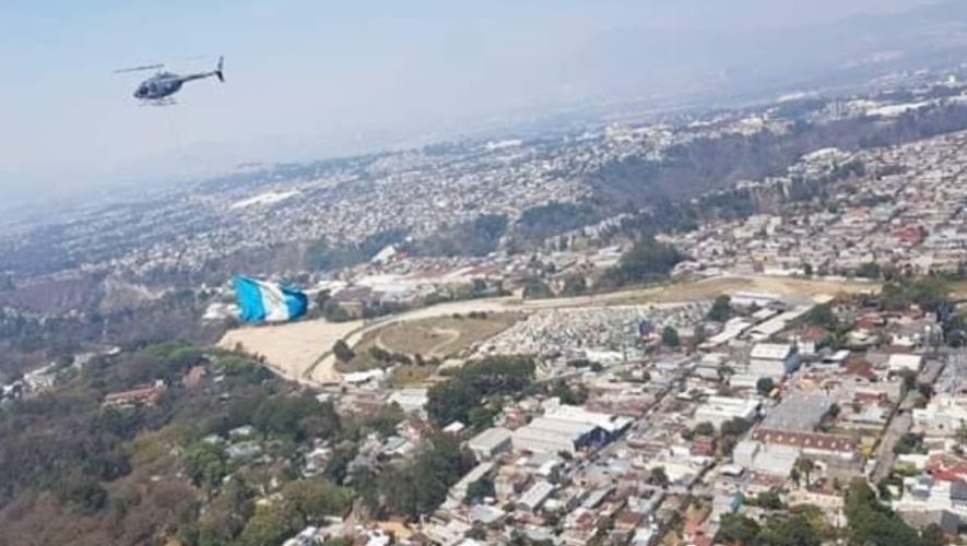 helicoptero-bandera-ciudad-de-guatemala-coronavirus-covid19