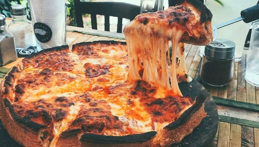 Antigua Boreal, el restaurante con pizzas bañadas en una libra y media de queso fundido Antigua Boreal, el restaurante con pizzas bañadas en una libra y media de queso fundido