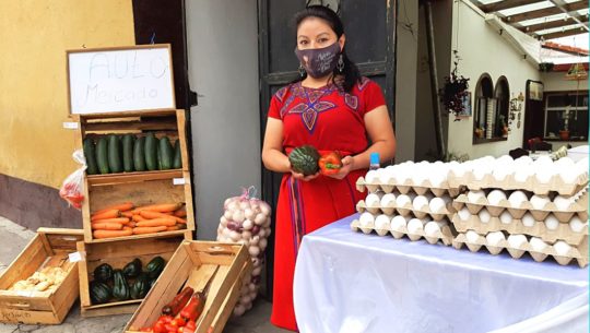 Greisy Sajché abre un auto mercado en la Zona 1 de Quetzaltenango