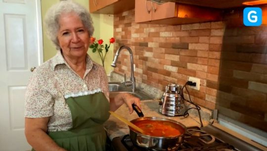 Delicias guatemaltecas con la abuelita, programa de cocina de Guatemala.com