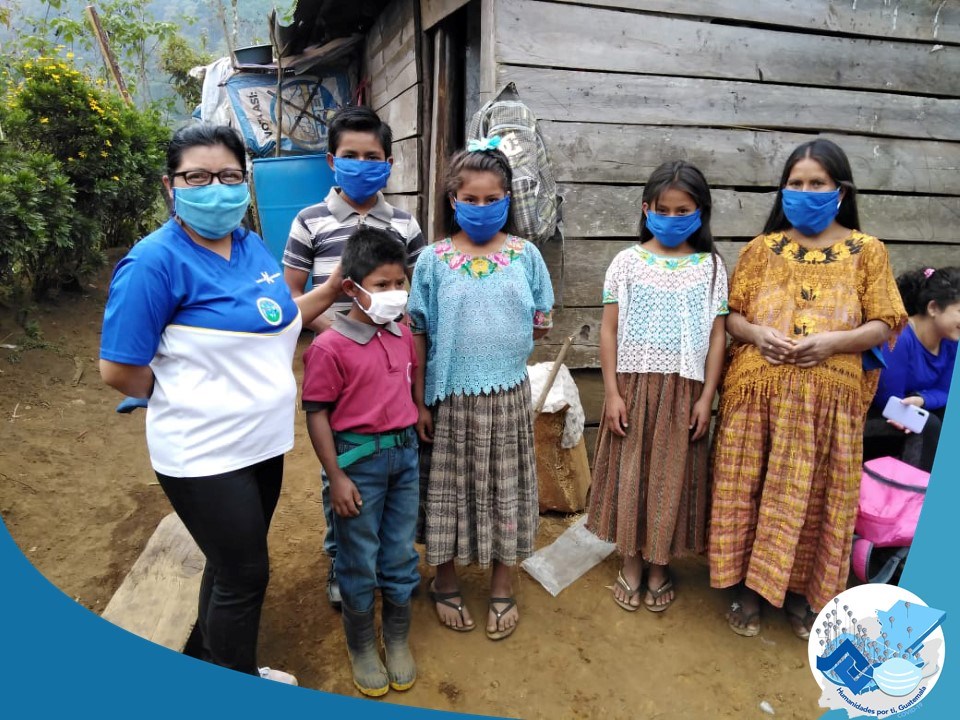 Facultad de Humanidades de la USAC regaló miles de mascarillas reutilizables