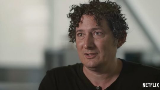 Jacob Glanville, científico que creció en Guatemala, protagoniza serie de Netflix