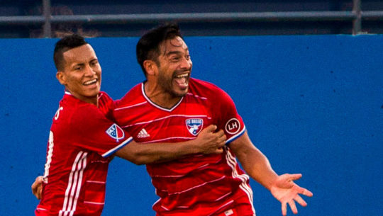 MLS: Carlos Ruiz es elegido en el once histórico de jugadores de la Concacaf