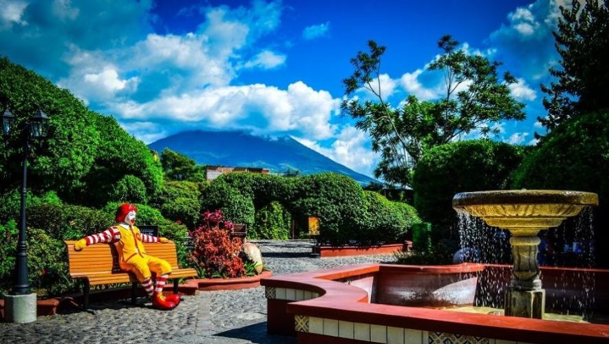 McDonalds de Antigua Guatemala destaca en medio internacional por sus instalaciones