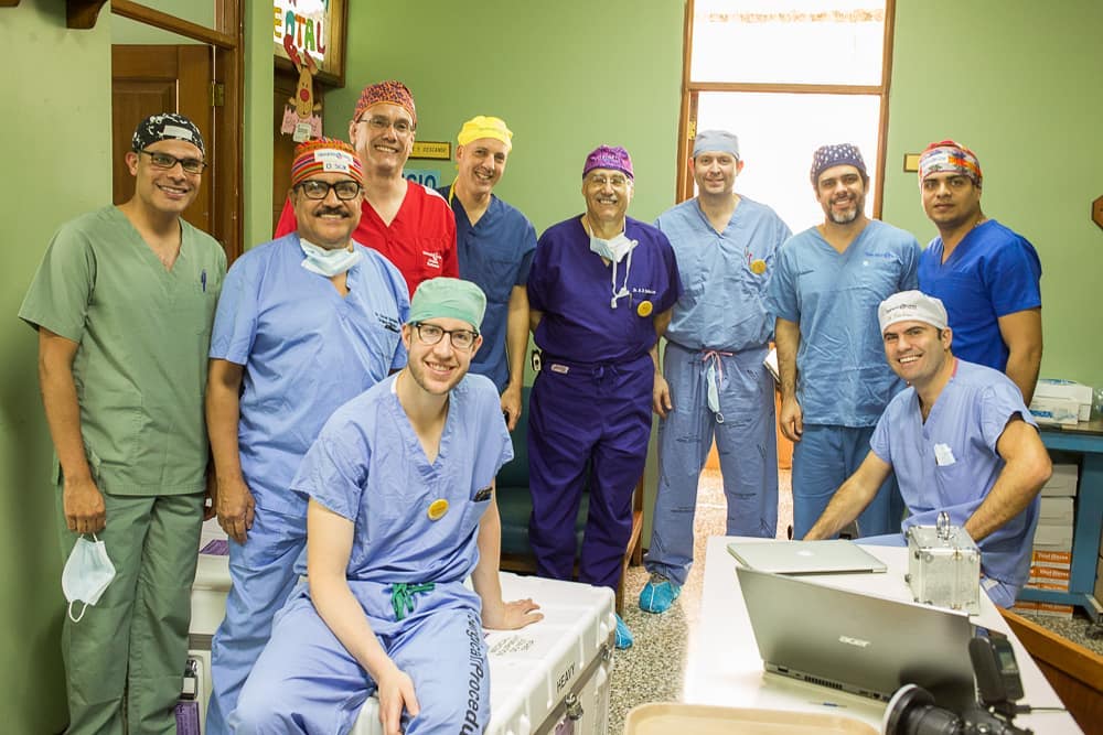 Operación Sonrisa entregó equipo de protección a médicos