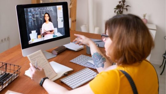 COVID-19: Universidad del Istmo comparte talleres gratuitos en línea