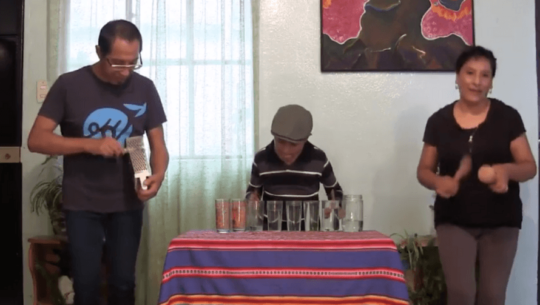 Familia interpretó Las Chancletas de Nayo Capero con utensilios de cocina