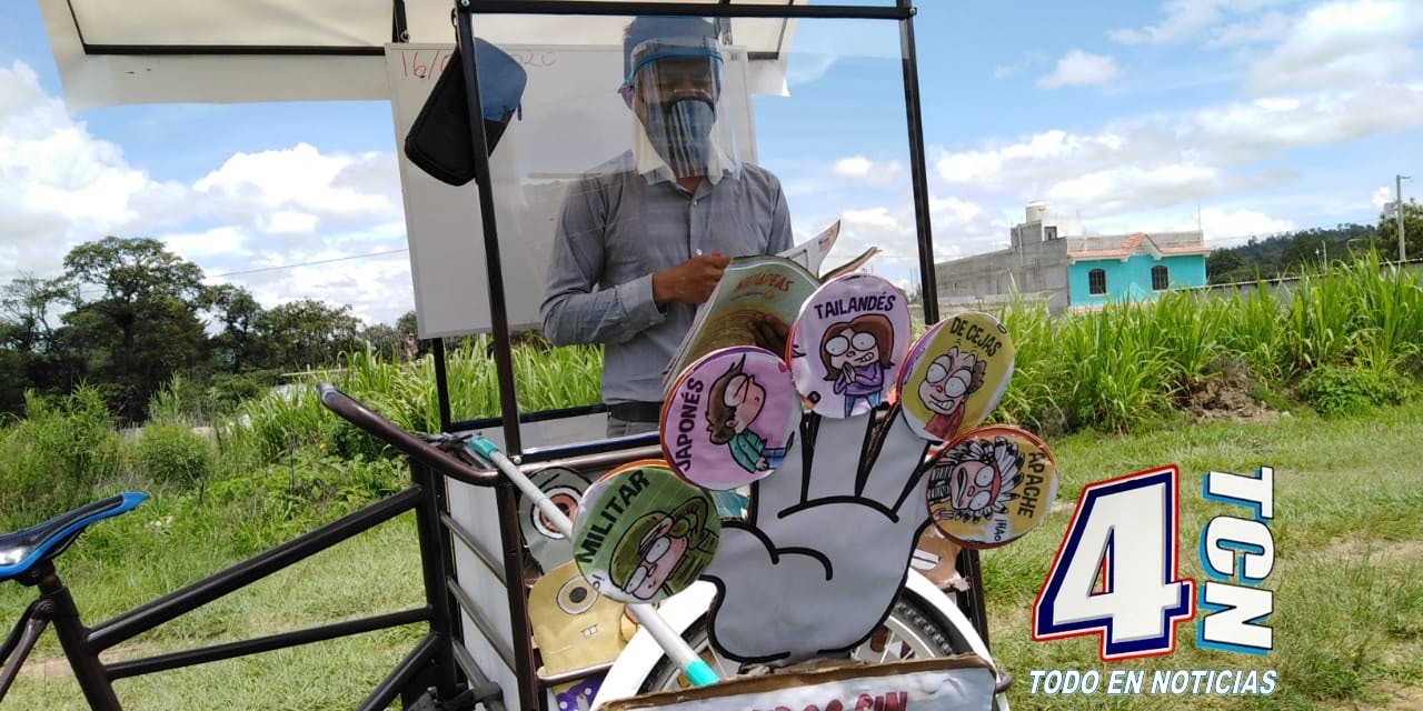 Gerardo Ixcoy adaptó un triciclo para impartir clases a sus alumnos