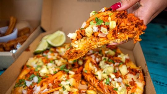 Restaurante Ay Carmela ofrece una nueva taco pizza en la Ciudad de Guatemala