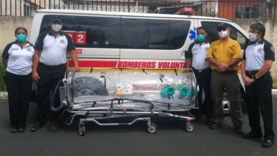 Bomberos Voluntarios recibieron cápsula especial para trasladar a pacientes con COVID-19