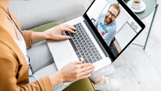 Profesionales de la URL brindan apoyo emocional gratuito por videollamada durante 2020