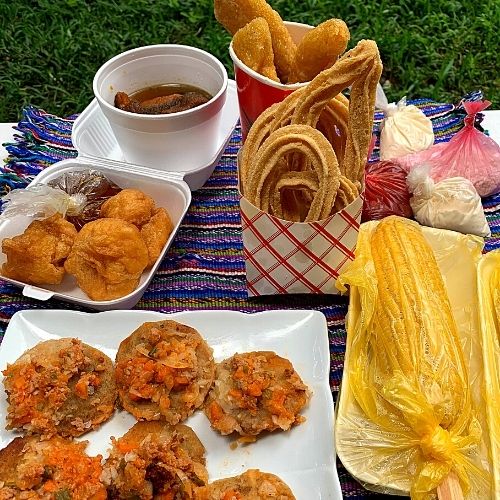 Probamos la comida típica de Antojitos Elena de la Feria de Jocotenango