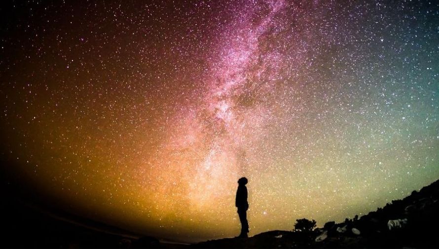 Club de lectura en línea para fanáticos de la astronomía Agosto 2020