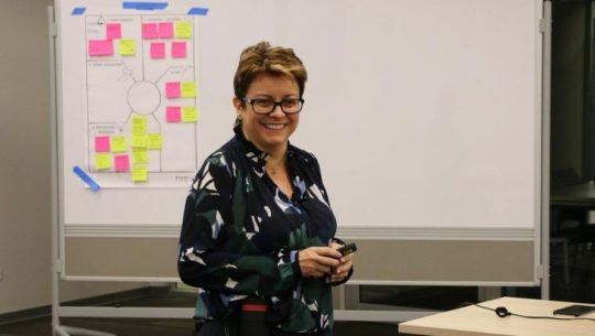 LEADS Mujer, convocatoria para programa de desarrollo para empresarias guatemaltecas