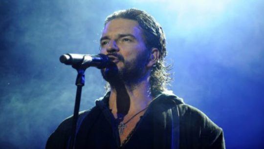 ricardo-arjona-gano-premio-billboard-1997-guatemala