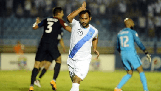 Diario As destacó a Carlos Ruiz entre los máximos goleadores latinoamericanos con selección