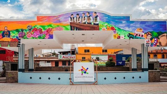 guatemaltecos-pintaron-colorido-mural-san-pedro-sacatepequez-guatemala