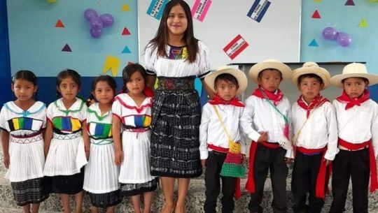 maestra-san-marcos-compartio-video-tik-tok-ensenar-vocales-guatemala