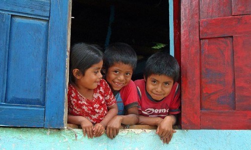 national-geographic-compartio-galeria-fotografica-retrata-belleza-guatemala-evan-angus