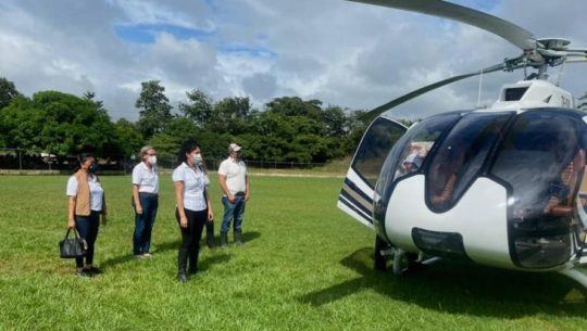 Aviones y helicópteros llevaron víveres a familias guatemaltecas por la depresión tropical ETA