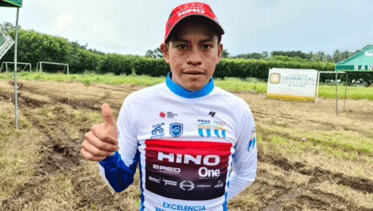 Esdras Morales terminó segundo lugar en la Etapa 1 de la Vuelta al Ecuador 2020