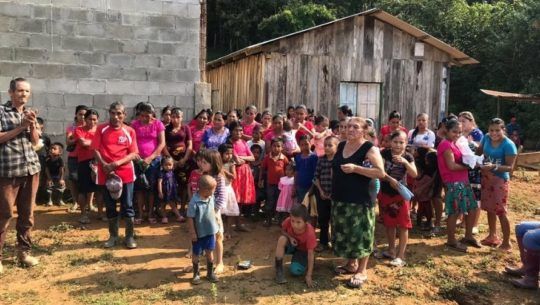 Voluntariado busca llevar bolsas de alimento y suministros de limpieza a familias guatemaltecas