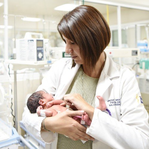 guatemaltecas-donaron-pulpos-tejidos-para-recien-nacidos-hospital-roosevelt-lindsay-monroy-psicologa