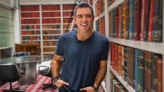 hector-sandarti-publico-primer-disco-disponible-plataformas-musica