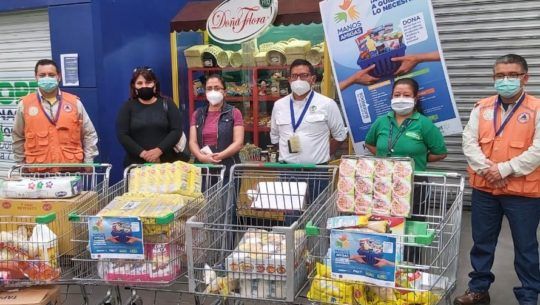 manos-amigas-centro-acopio-walmart-ayudar-guatemaltecos-afectados-eta