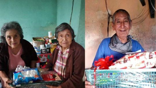 Abuelitos guatemaltecos que laboran como comerciantes informales recibieron canastas navideñas