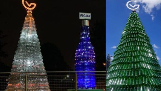 Guatemaltecos elaboraron árboles de navidad hechos con material de reciclaje