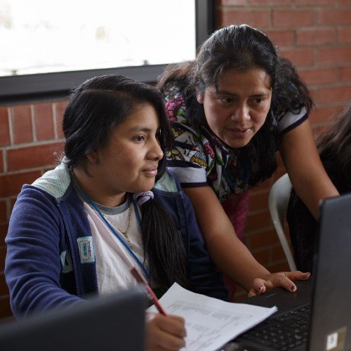 asociacion-maia-recaudando-fondos-entregar-bolsas-escolares-2021-secundaria-centroamerica-mujeres-indigenas