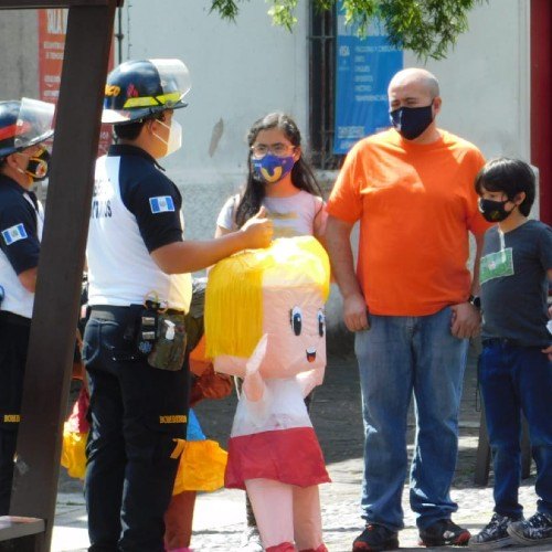 bomberos-voluntarios-promovieron-campana-uso-responsable-pirotecnia-guatemala-recomendaciones