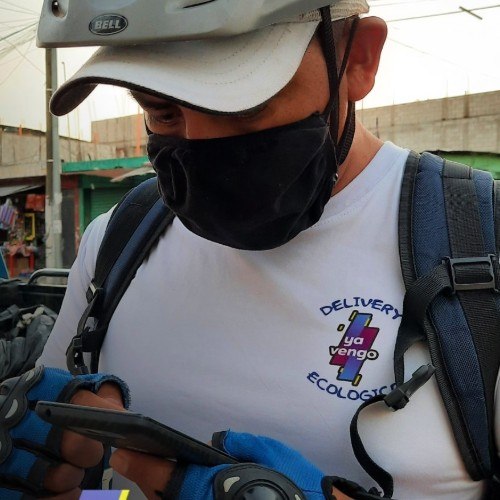 guatemalteco-eduardo-perez-emprendio-servicio-mensajeria-ecologico-ya-vengo-ciudad-guatemala