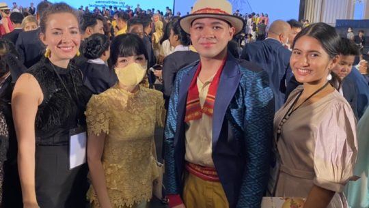 textiles-guatemala-fueron-inspiracion-traje-disenado-tailandeses