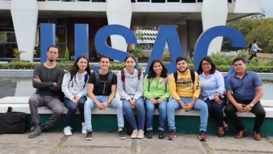 convocatoria-para-guatemaltecos-solicitar-becas-usac-2021